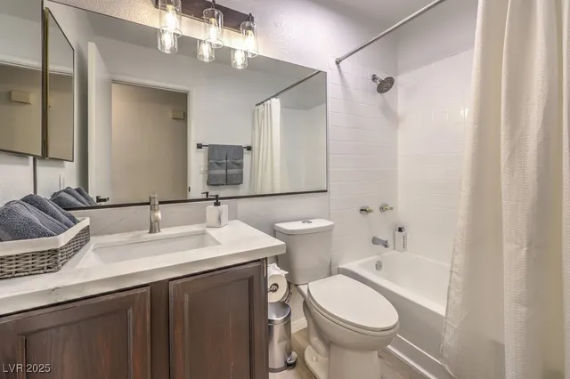 $3,240 | 8157 Creek Water Lane, Las Vegas, NV 89123