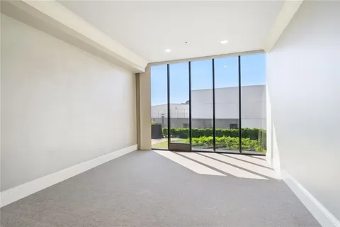 $650,000 | 600 Port Of New Orleans Place, Unit 3H, New Orleans, LA 70130