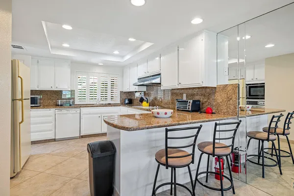 $6,300 | 181 Camino Arroyo South, Palm Desert, CA 92260