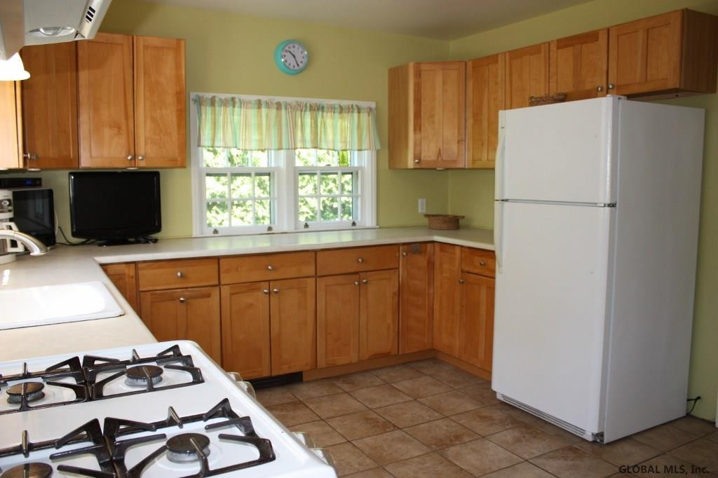 1032 New Scotland Road Albany, NY 12208 - Photo 8 of 13 Photo 8