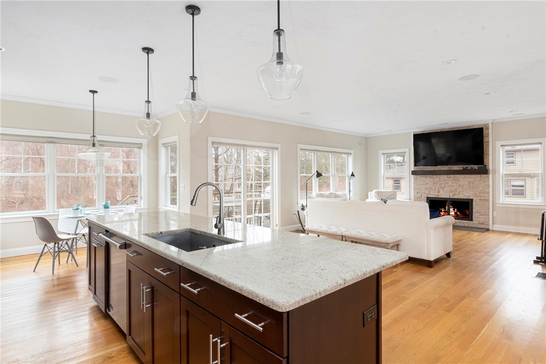 359 Sowams Road Barrington, RI 02806 - Photo 4 of 38 Gallery Image 4