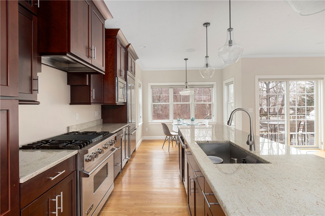 359 Sowams Road Barrington, RI 02806 - Photo 7 of 38 Gallery Image 7