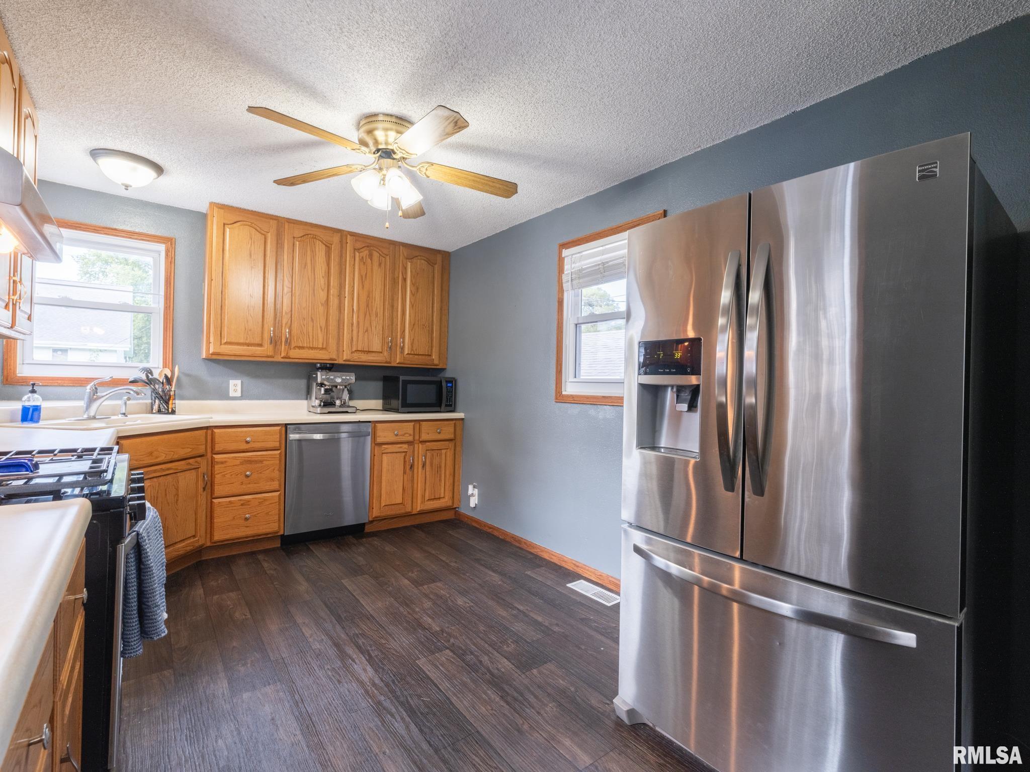 1307 State Street Pekin, IL 61554 - Photo 15 of 50