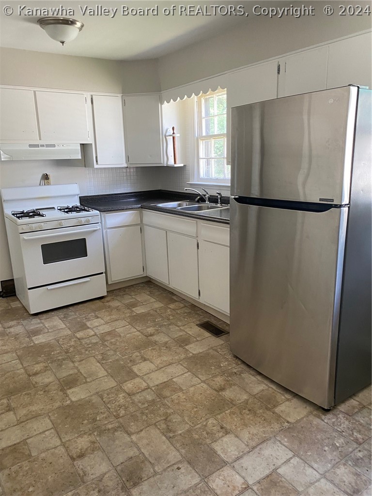 443 Kessinger Road Charleston, WV 25314 - Photo 4 of 8 Gallery Image 4