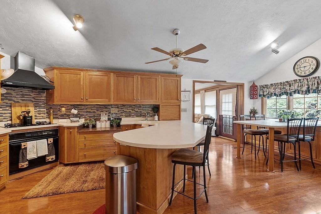 39 Cardigan Road Tewksbury, MA 01876 - Photo 5 of 42 Gallery Image 5