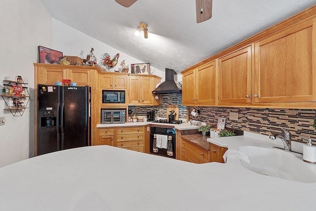 39 Cardigan Road Tewksbury, MA 01876 - Photo 8 of 42 Gallery Image 8