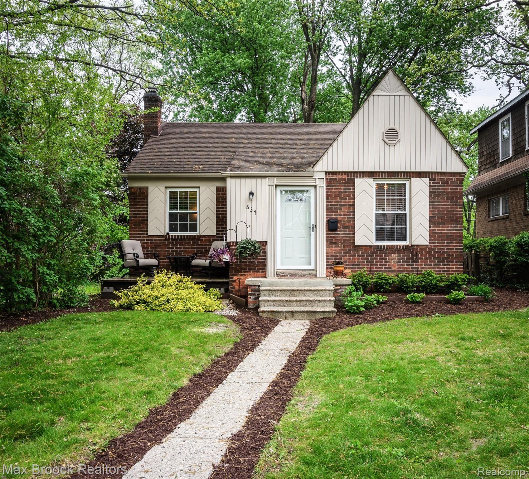 837 Marshfield Street Ferndale, MI 48220 - Photo 2 of 18 Front Entrance