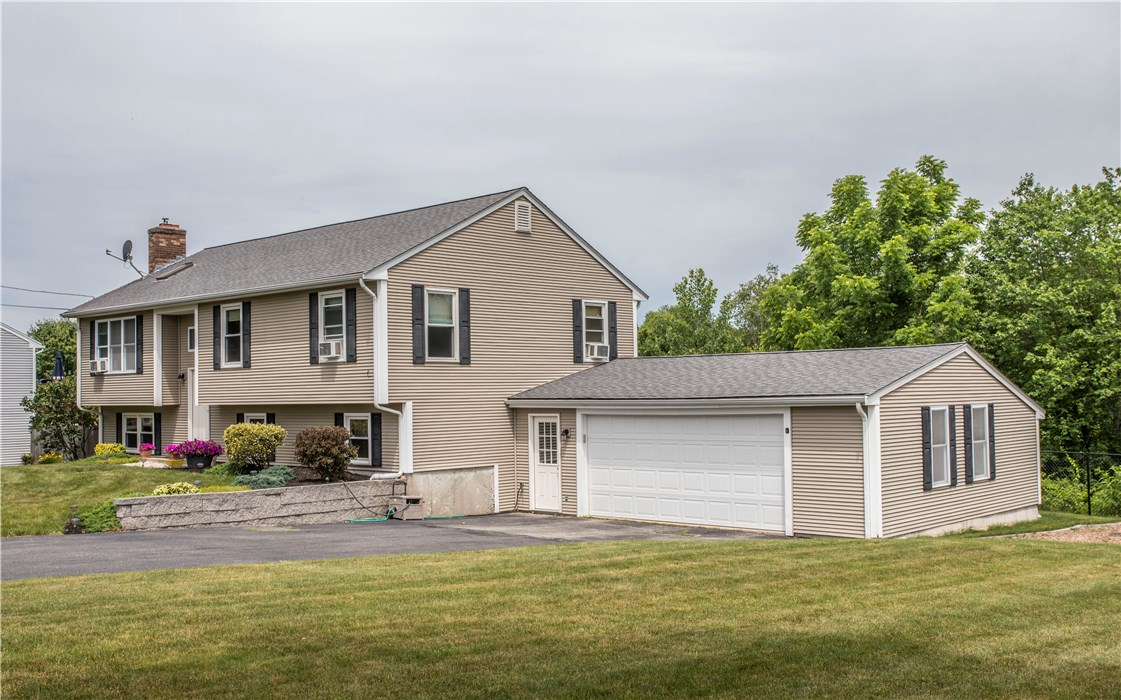 101 Blacksmith Road Seekonk, MA 02771 - Photo 4 of 31 Gallery Image 4