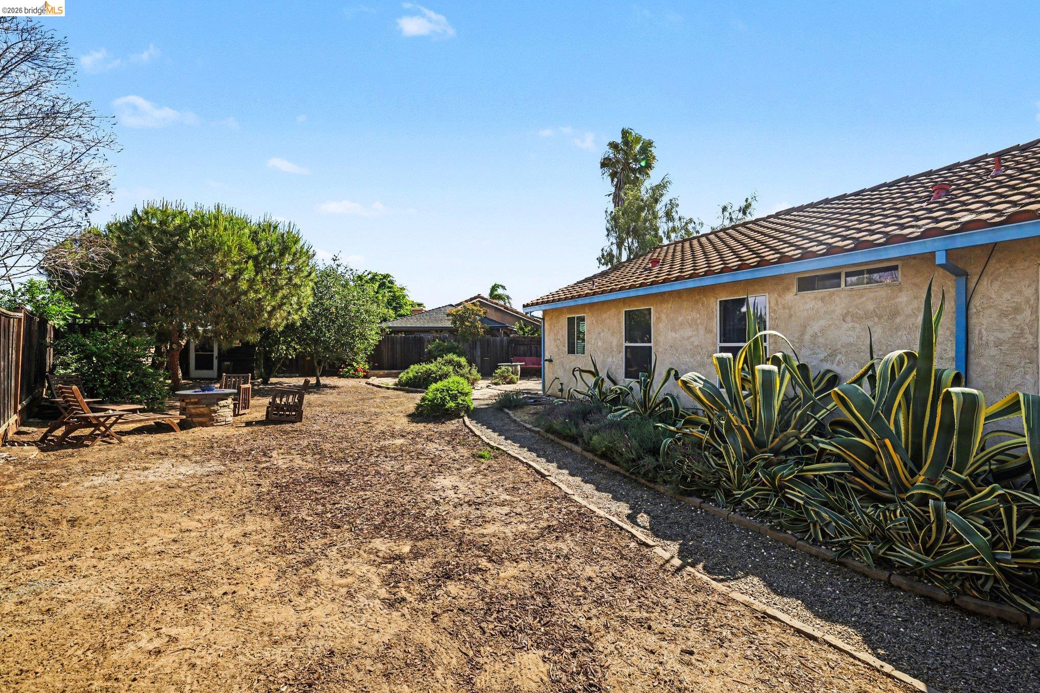 2701 Coffee Tree Way Antioch, CA 94509 - Photo 23 of 29 a view of a back yard of the house