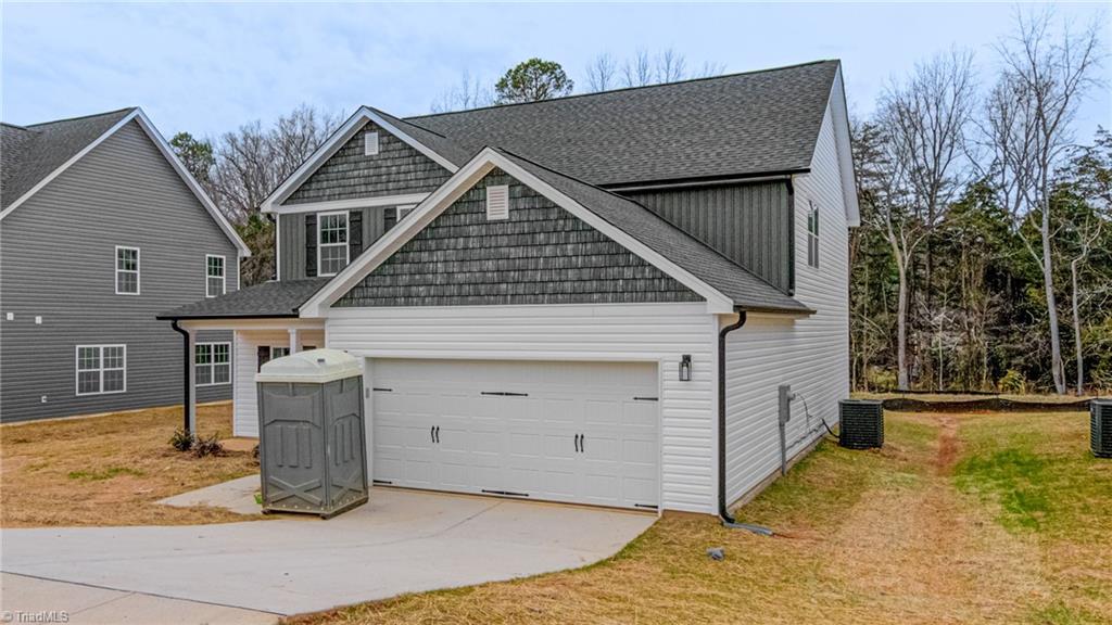 4721 Ridgefall Road Greensboro, NC 27410 - Photo 2 of 29