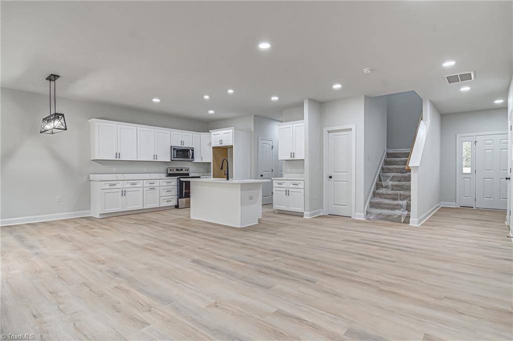 4721 Ridgefall Road Greensboro, NC 27410 - Photo 4 of 29