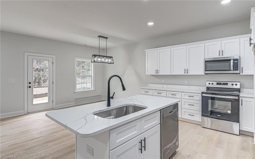 4721 Ridgefall Road Greensboro, NC 27410 - Photo 9 of 29