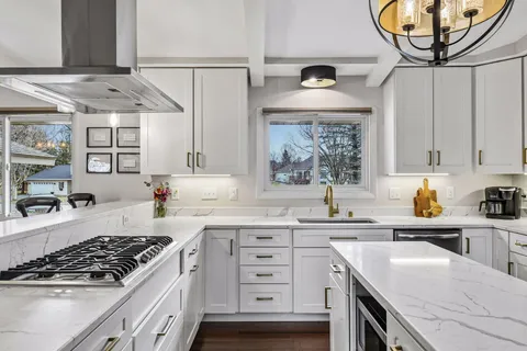 $800,000 | 4432 Eagle Ridge Place, Minnetonka, MN 55345