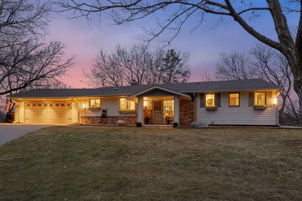 $800,000 | 4432 Eagle Ridge Place, Minnetonka, MN 55345