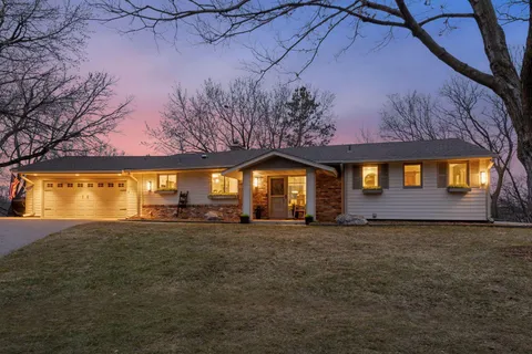 $800,000 | 4432 Eagle Ridge Place, Minnetonka, MN 55345