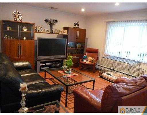 39 Weldon Road Edison, NJ 08817 - Photo 5 of 12
