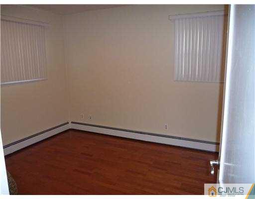39 Weldon Road Edison, NJ 08817 - Photo 9 of 12