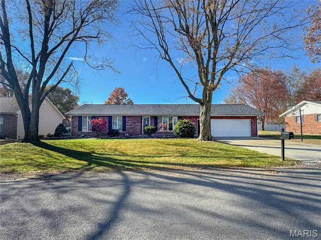 $200,000 | 248 Kues Avenue, Aviston, IL 62216