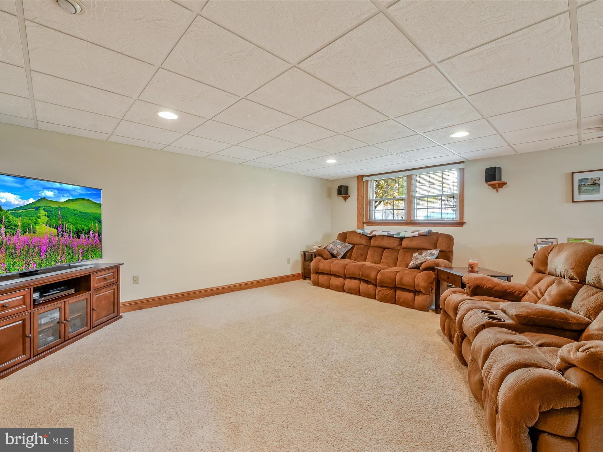 297 Mt Gretna Road Elizabethtown, PA 17022 - Photo 15 of 26 Living Room