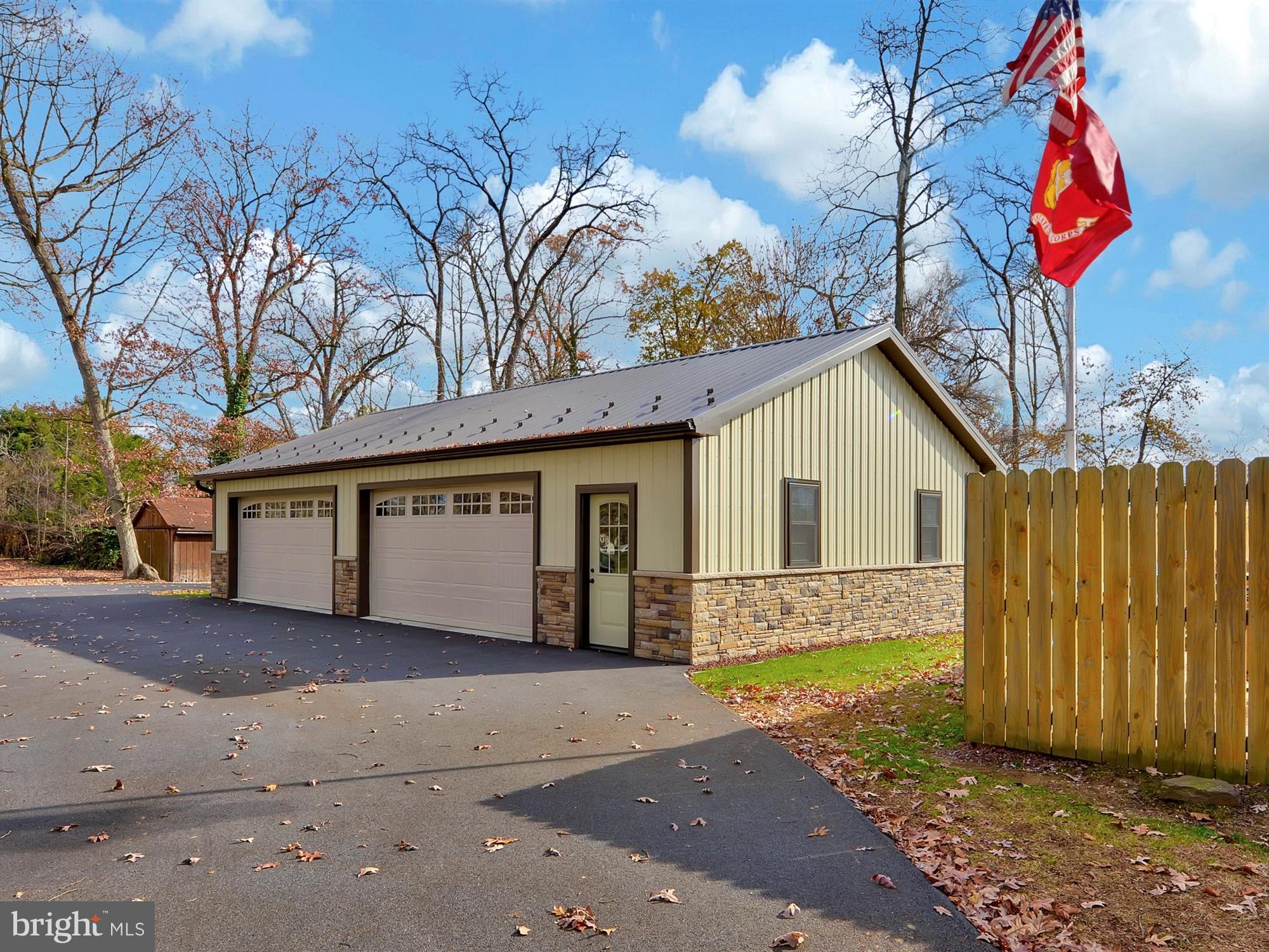 297 Mt Gretna Road Elizabethtown, PA 17022 - Photo 25 of 26 Garage