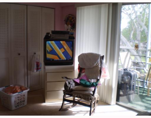 166 Mansfield D Boca Raton, FL 33434 - Photo 4 of 12 166 mansfield 3