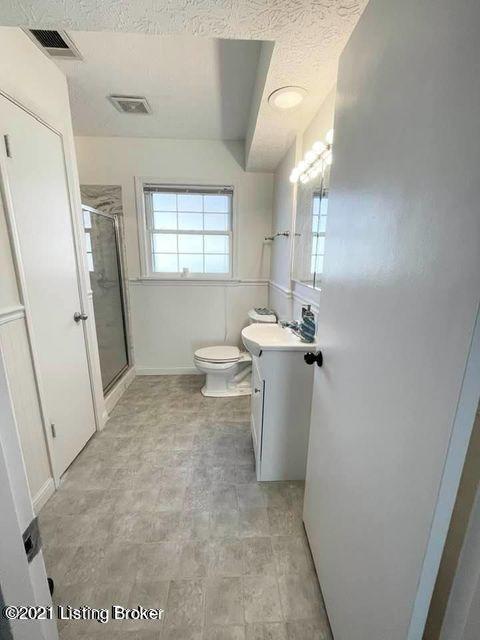 3752 Rouge Way Louisville, KY 40218 - Photo 7 of 9 ........................................