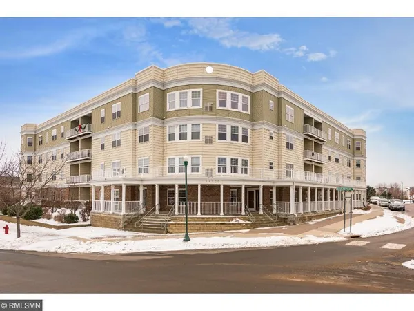 $199,027 | 114200 Hundertmark Road, Unit 110, Chaska, MN 55318