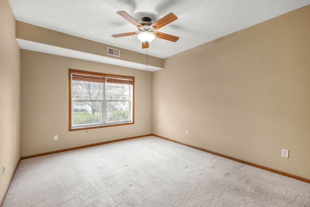 114200 Hundertmark Road, Unit 110 Chaska, MN 55318 - Photo 12 of 26