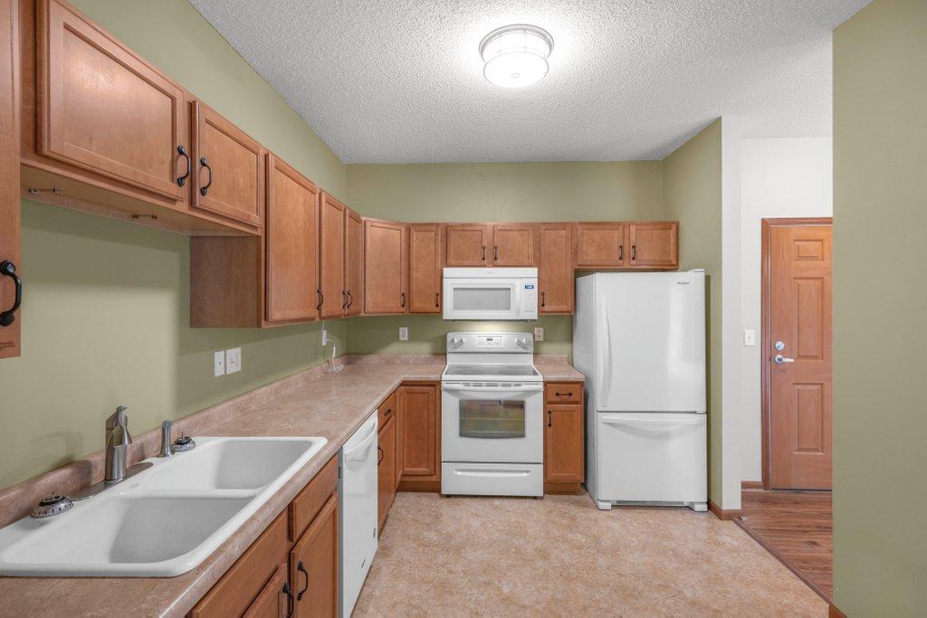 114200 Hundertmark Road, Unit 110 Chaska, MN 55318 - Photo 15 of 26