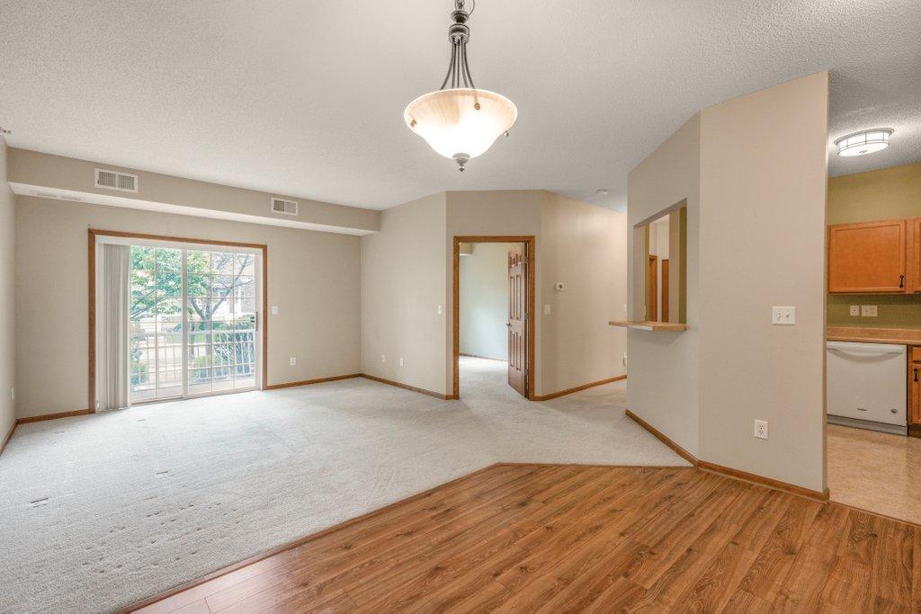 114200 Hundertmark Road, Unit 110 Chaska, MN 55318 - Photo 4 of 26