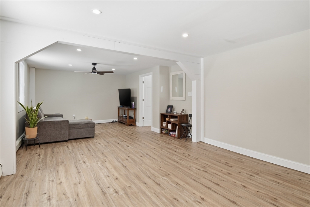 46 Smith Street Palmer, MA 01069 - Photo 3 of 25