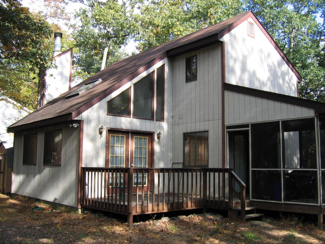 1284 Pine Ridge Bushkill, PA 18324 - Photo 1 of 1 Main