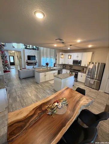 $2,790 | 209 Broken Antler, San Antonio, TX 78253