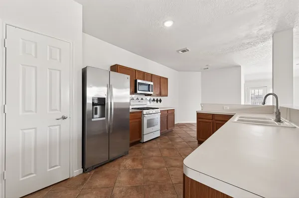 $1,900 | 19215 Talcott Way Drive, Tomball, TX 77375