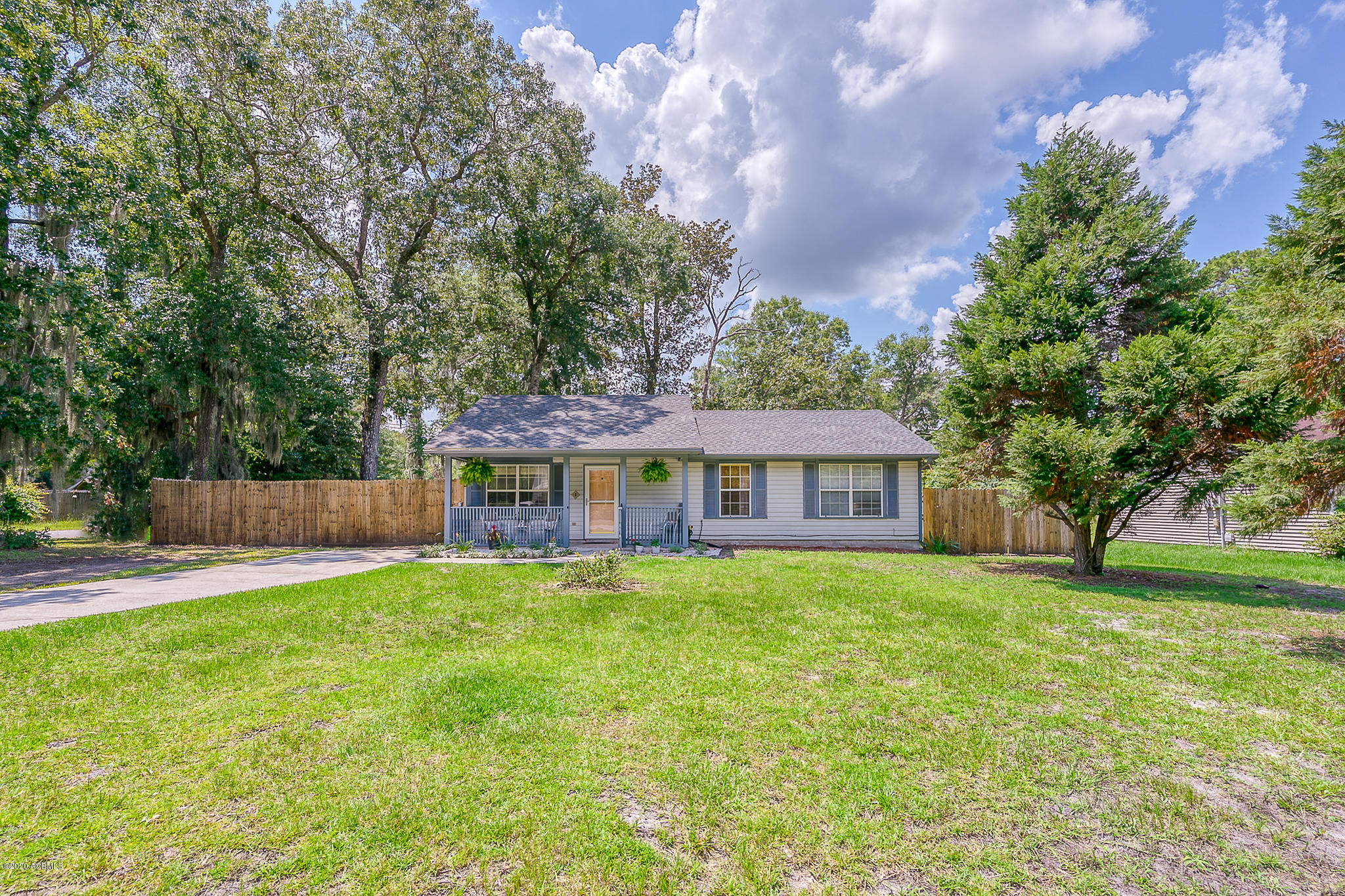 22 Hewlett Road Beaufort, SC 29907 - Photo 1 of 30 23