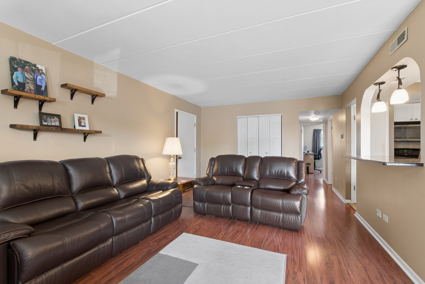 9111 South Roberts Road, Unit 7C Hickory Hills, IL 60457 - Photo 5 of 20