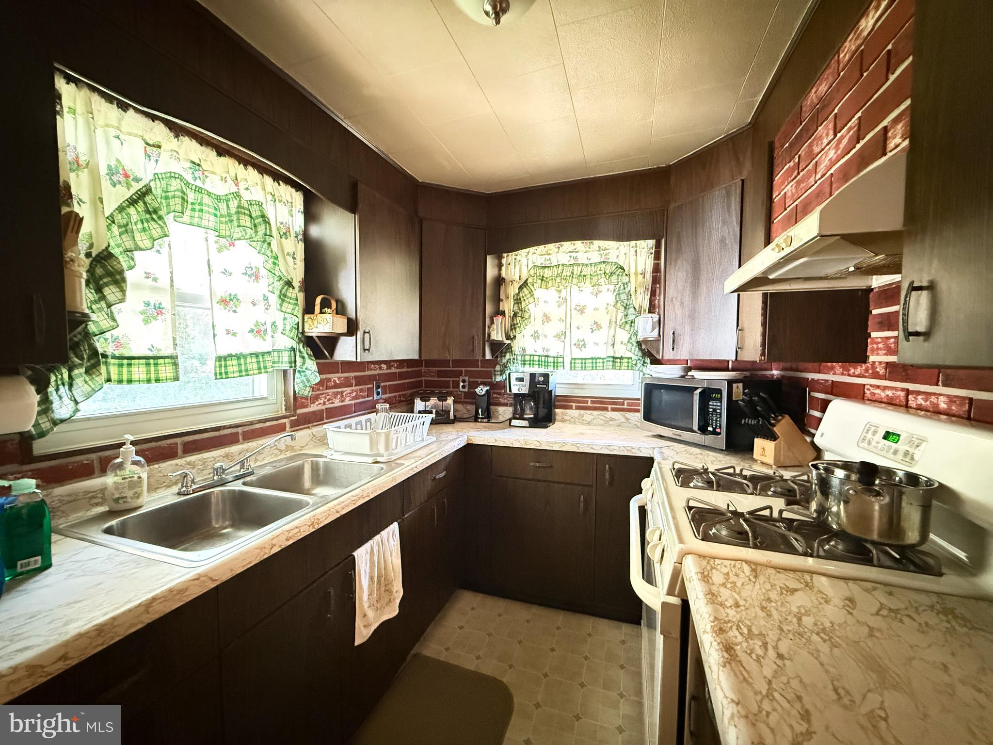 111 South Stuart Street Essex, MD 21221 - Photo 6 of 19