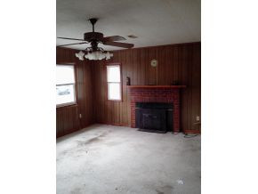 464 East Fork Road Greeneville, TN 37743 - Photo 2 of 14 Living room
