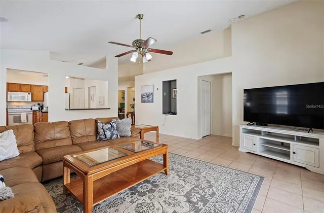 $3,200 | 4619 Turtle Bay Terrace, Bradenton, FL 34203