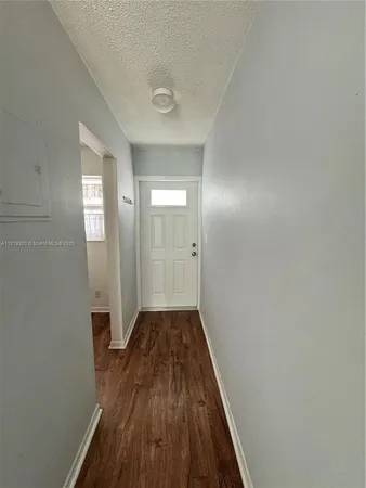 $1,950 | 2701 Northeast 1st Street, Unit 203, Pompano Beach, FL 33062