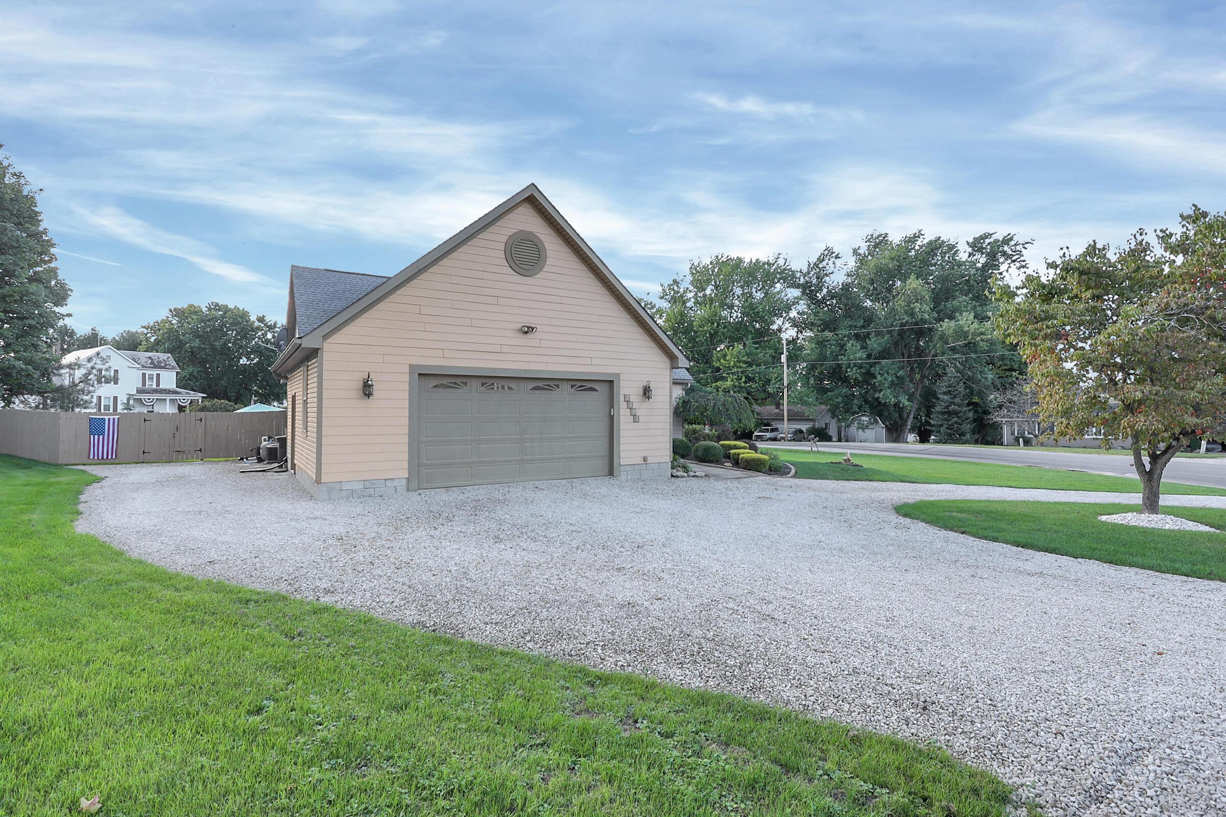 2015 Crumley Road Southwest Lancaster, OH 43130 - Photo 40 of 43 IMG_0316