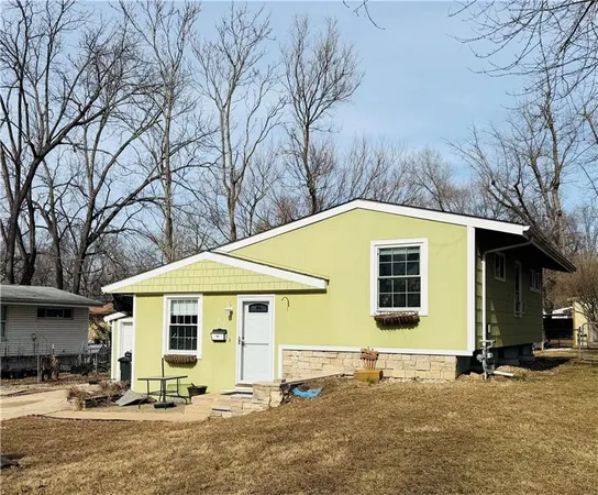 $215,000 | 210 Cherokee Drive, Belton, MO 64012