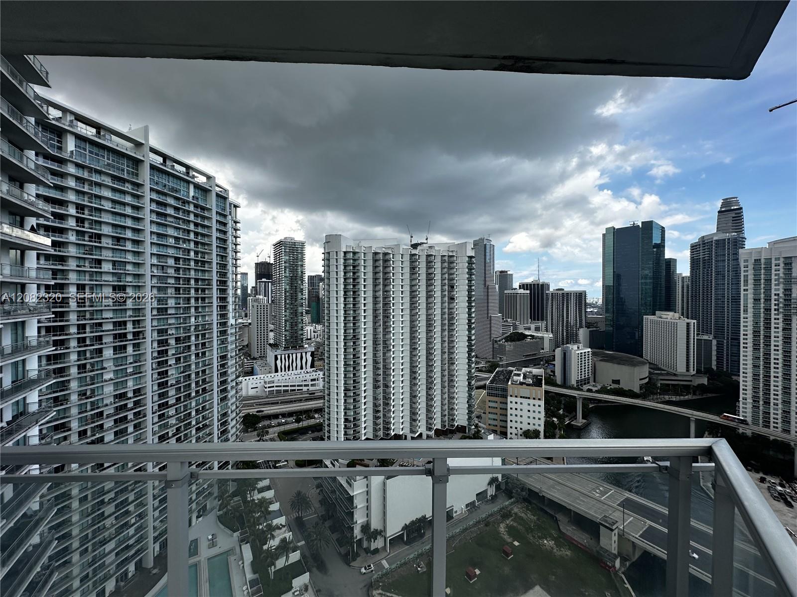 92 Southwest 3rd Street, Unit 3501 Miami, FL 33130 - Photo 4 of 23 Gallery Image 4