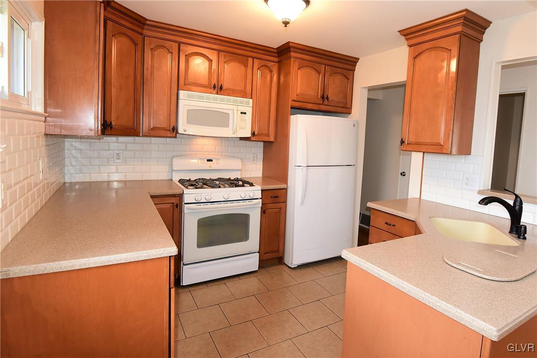 2118 Grove Road Bethlehem, PA 18018 - Photo 3 of 24 Gallery Image 3