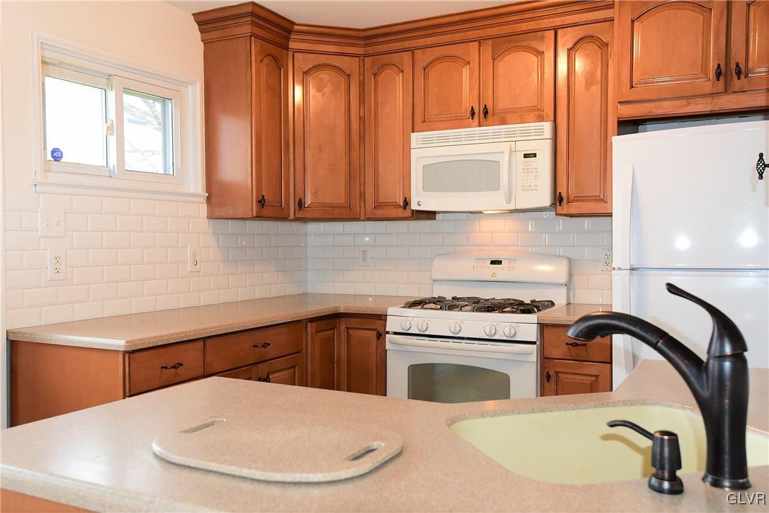 2118 Grove Road Bethlehem, PA 18018 - Photo 5 of 24 Gallery Image 5