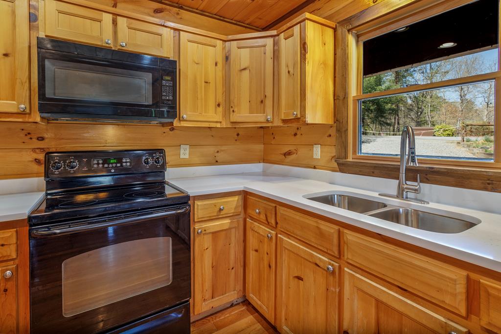 166 Dallas Lane Blue Ridge, GA 30513 - Photo 7 of 27