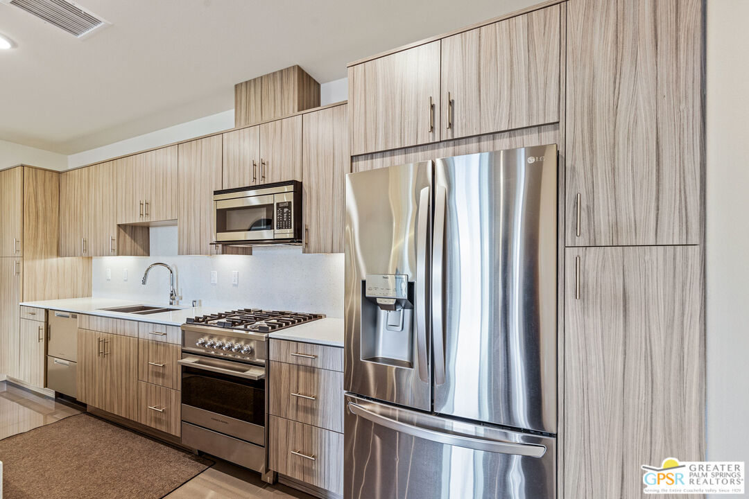 189 The River Palm Springs, CA 92262 - Photo 7 of 37