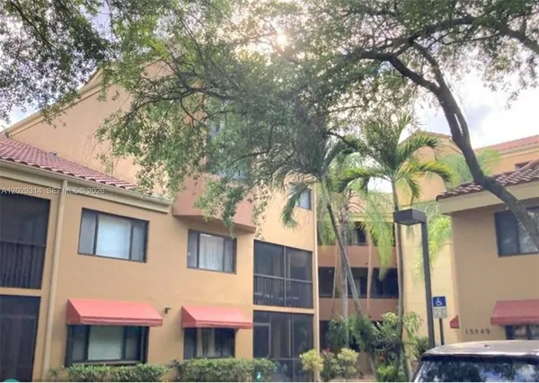 $2,575 | 15495 North Miami Lakeway, Unit 1054, Miami Lakes, FL 33014