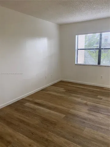 $2,300 | 911 Northeast 209th Terrace, Unit 105, North Miami Beach, FL 33179