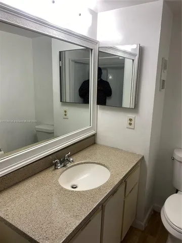 $2,300 | 911 Northeast 209th Terrace, Unit 105, North Miami Beach, FL 33179